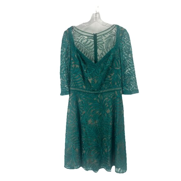 Tadashi Shoji Green Burnout Lace 3/4 Sleeves Sz 6 Cocktail - Picture 1 of 7